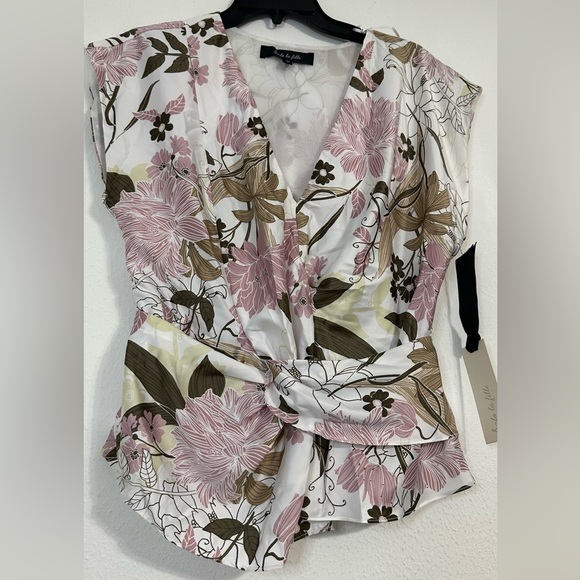 Salo La Fille Elegant Pink Wrap Blouse with Notched Collar - Picture 1 of 13